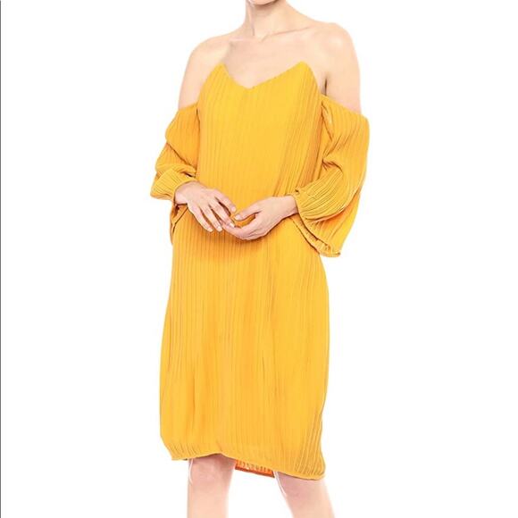 Elliatt Marigold Dress Pleated Off Shoulder - Picture 5 of 10